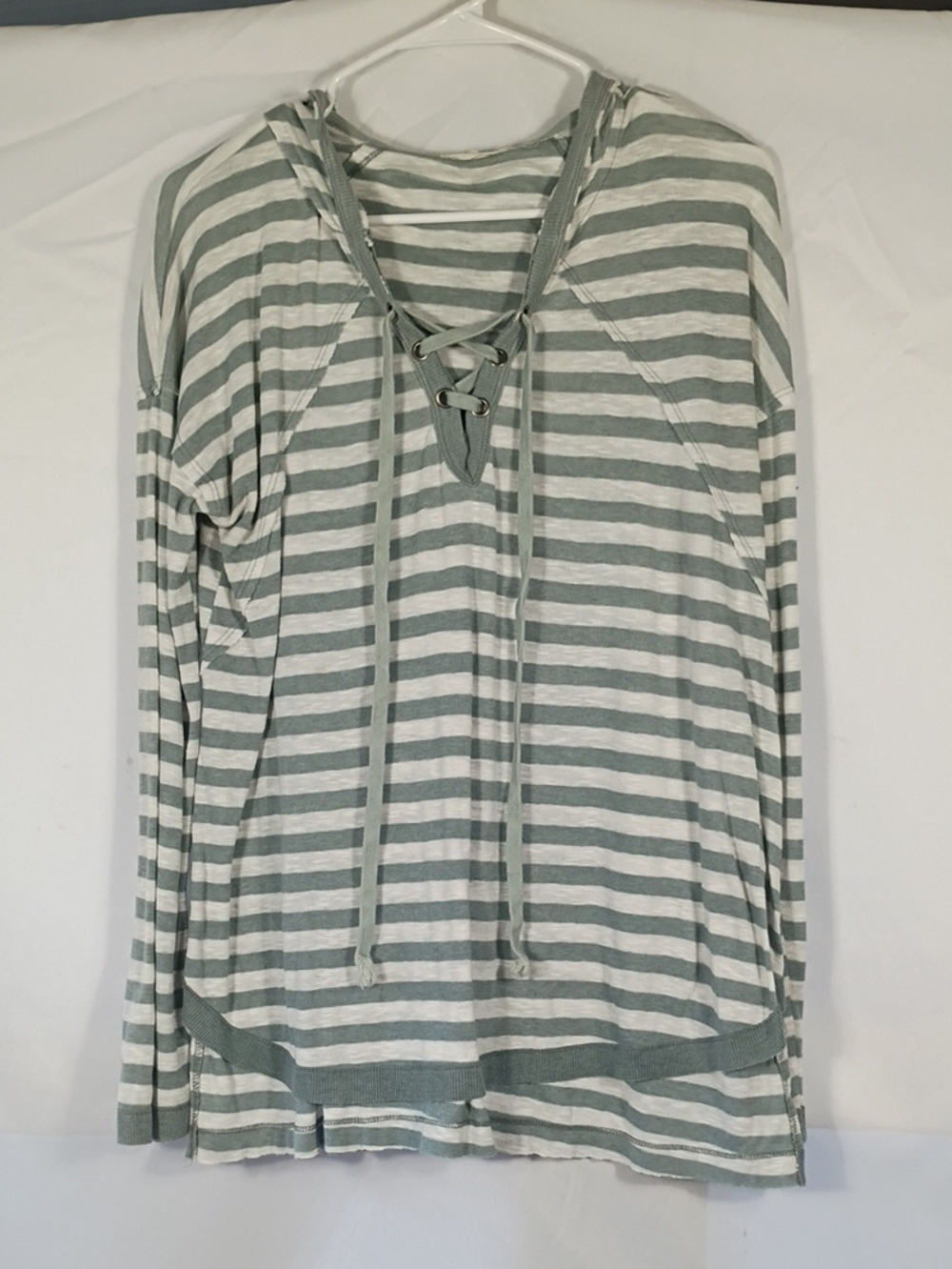 EUC Mystree Sage Green and White Striped Lace-Up Hoodie Top Women Sz Large Fall